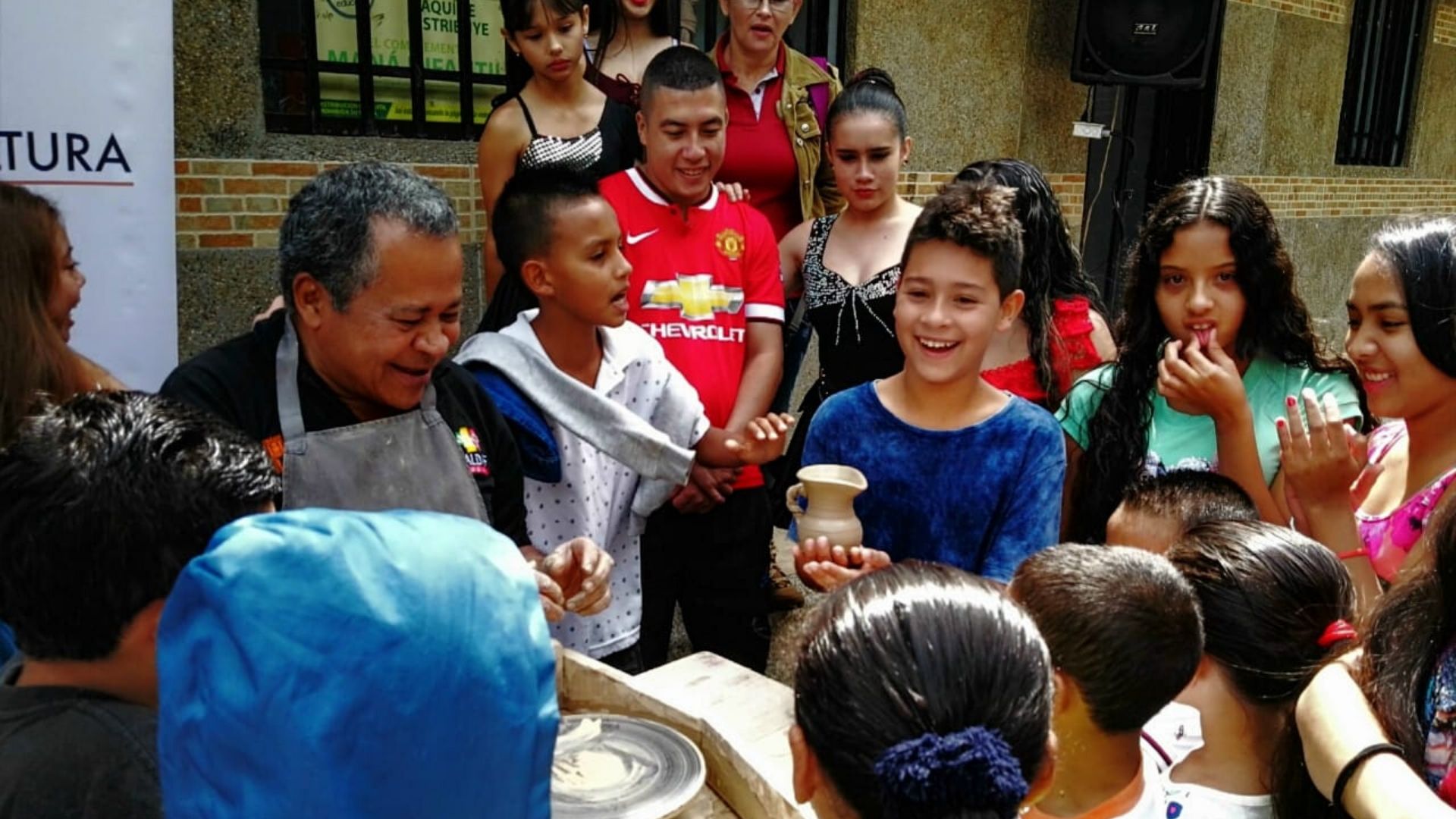 Talleres en Calles de Medellín